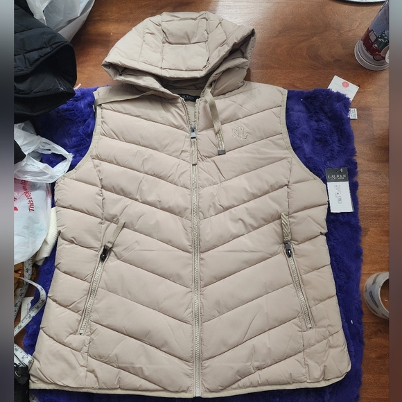 NWT Lauren Ralph Lauren Birch Tan  Stretch Hooded Puffer Vest Size XL  $150 - Picture 6 of 16